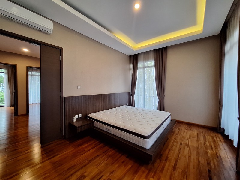 Rumah Furnished Dengan Private Pool di Serenia Hills Lebak Bulus