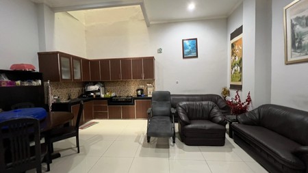 Rumah 3 lantai metro sunter luas 6x18 hadap timur bangunan bagus minimalis