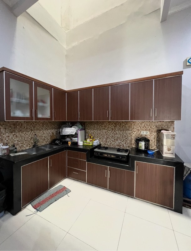 Rumah 3 lantai metro sunter luas 6x18 hadap timur bangunan bagus minimalis