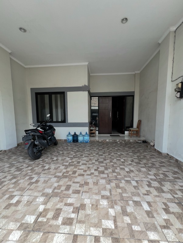 Rumah 3 lantai metro sunter luas 6x18 hadap timur bangunan bagus minimalis