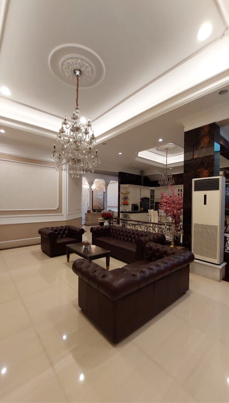 Rumah mewah 3 lantai Metro sunter uk 15x20 m2 hadap timur karaoke marmer