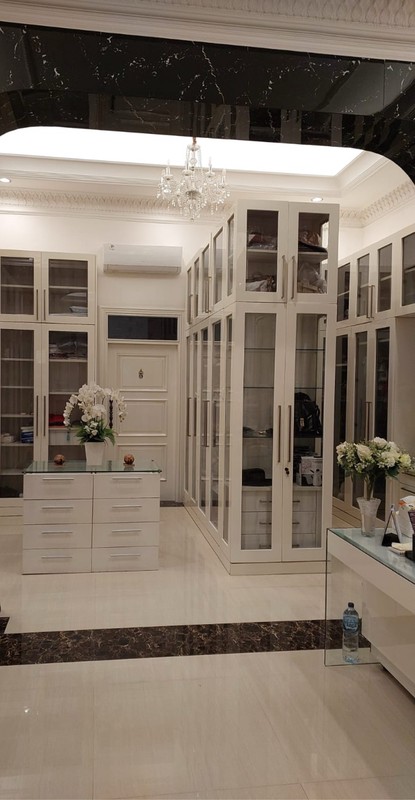 Rumah mewah 3 lantai Metro sunter uk 15x20 m2 hadap timur karaoke marmer