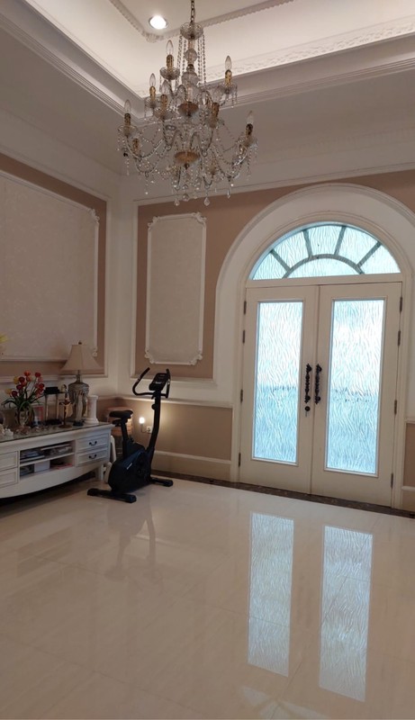 Rumah mewah 3 lantai Metro sunter uk 15x20 m2 hadap timur karaoke marmer