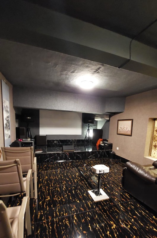 Rumah mewah 3 lantai Metro sunter uk 15x20 m2 hadap timur karaoke marmer