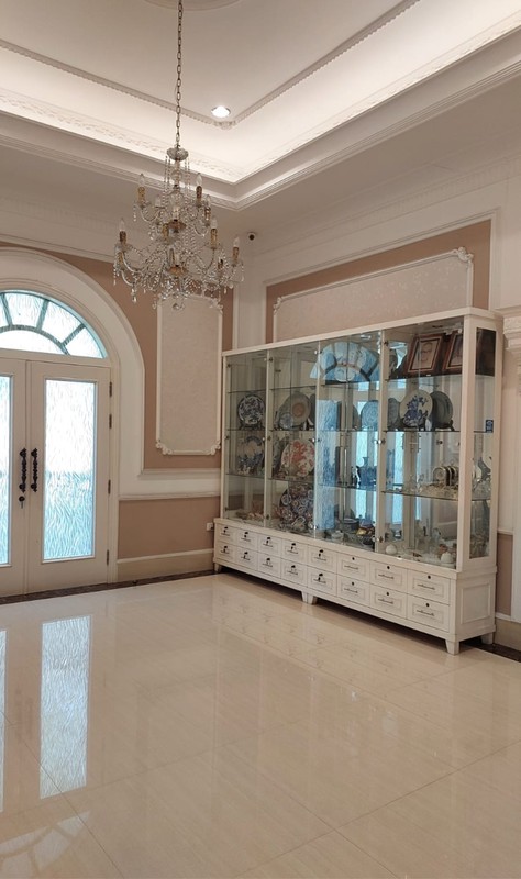 Rumah mewah 3 lantai Metro sunter uk 15x20 m2 hadap timur karaoke marmer