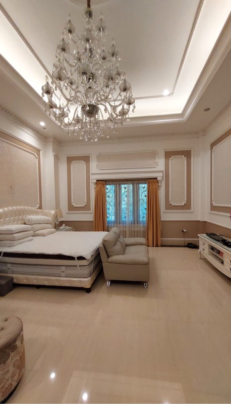 Rumah mewah 3 lantai Metro sunter uk 15x20 m2 hadap timur karaoke marmer