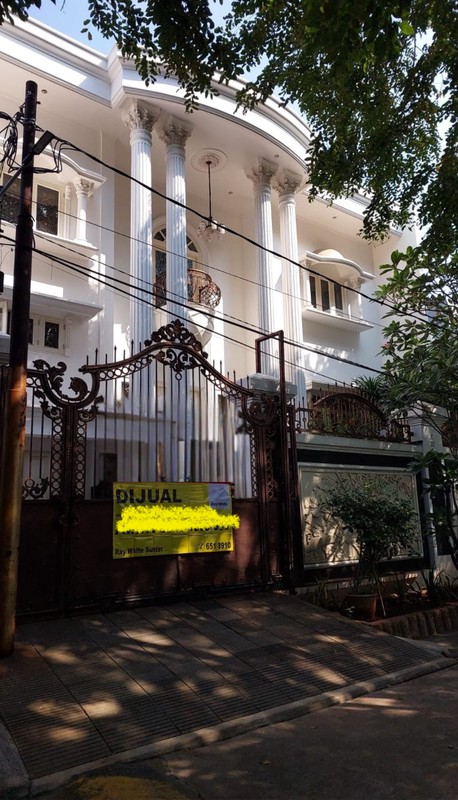 Rumah mewah 3 lantai Metro sunter uk 15x20 m2 hadap timur karaoke marmer