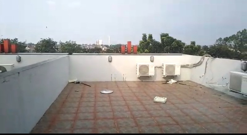 Ruko 3.5 lantai Jalan Raya Radin Inten Jak Tim LT 5x24 m2 SHM