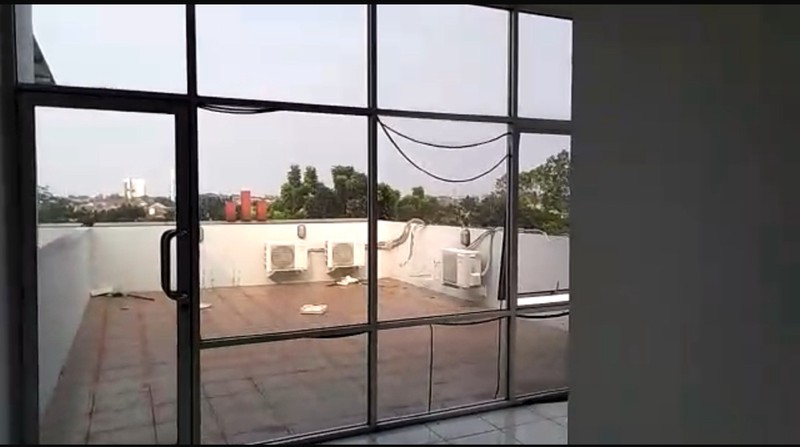 Ruko 3.5 lantai Jalan Raya Radin Inten Jak Tim LT 5x24 m2 SHM