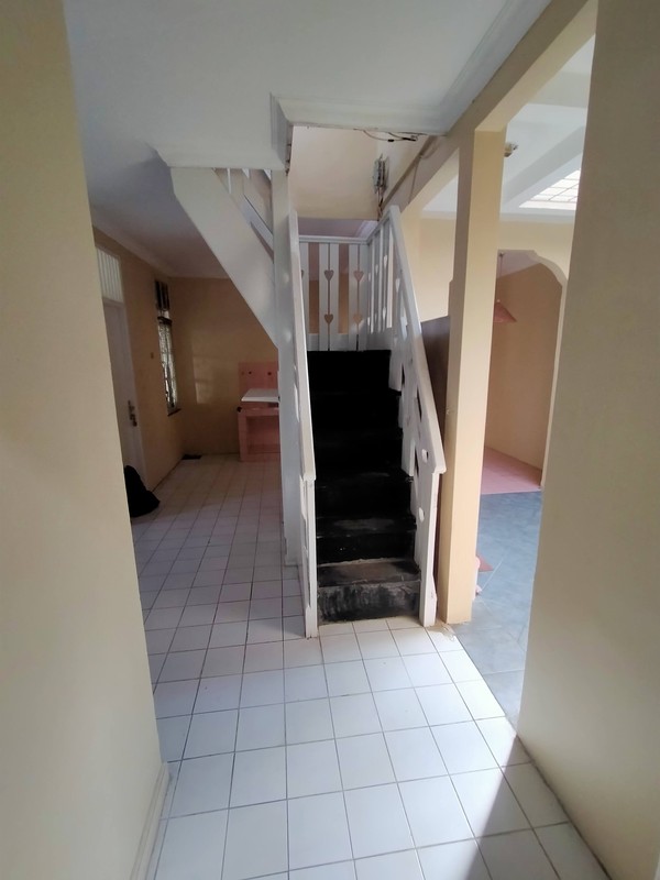 Rumah Bagus, 2 Lantai siap huni di Bintaro