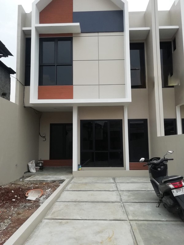 DiJual Rumah 2 Lantai Luas dengan KT 3+1 KM 3+1 Siap Huni di Ciputat