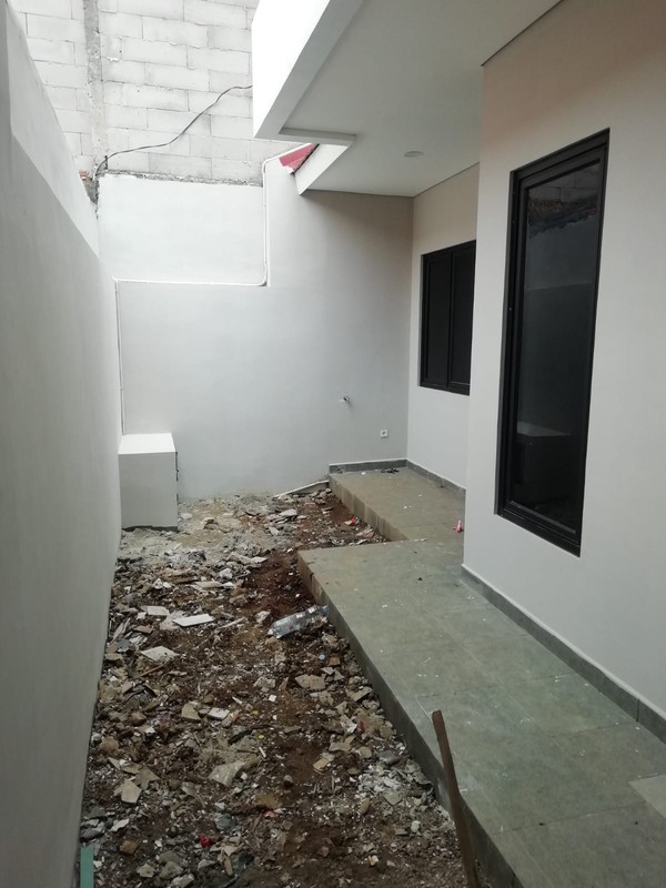 DiJual Rumah 2 Lantai Luas dengan KT 3+1 KM 3+1 Siap Huni di Ciputat