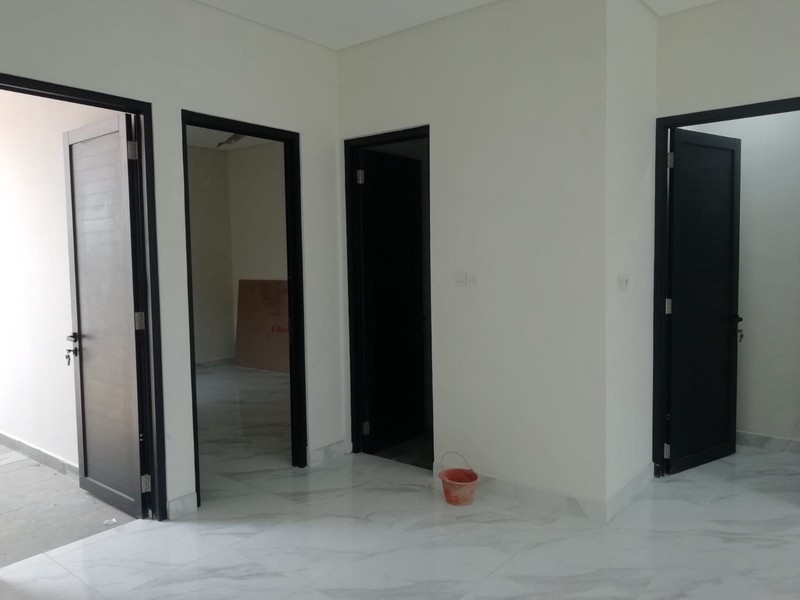 DiJual Rumah 2 Lantai Luas dengan KT 3+1 KM 3+1 Siap Huni di Ciputat