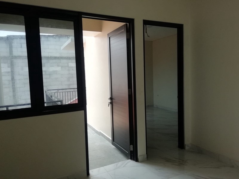 DiJual Rumah 2 Lantai Luas dengan KT 3+1 KM 3+1 Siap Huni di Ciputat
