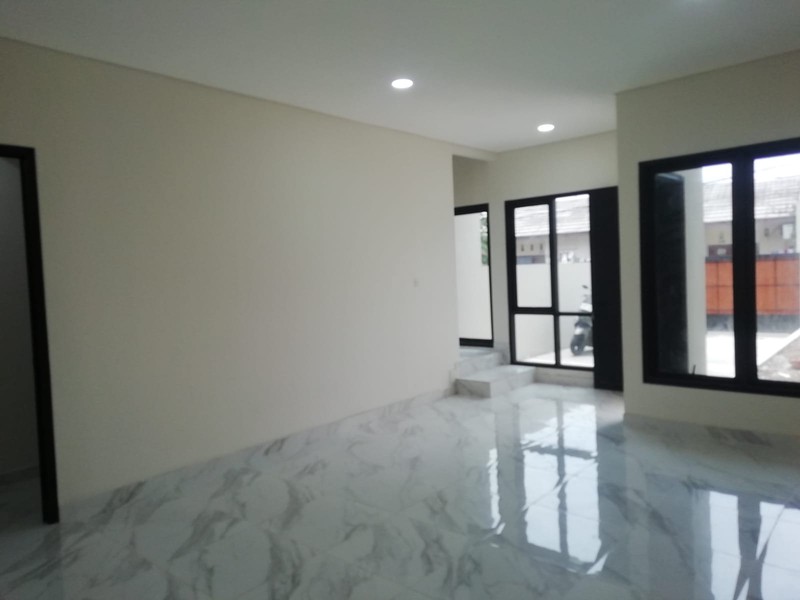 DiJual Rumah 2 Lantai Luas dengan KT 3+1 KM 3+1 Siap Huni di Ciputat