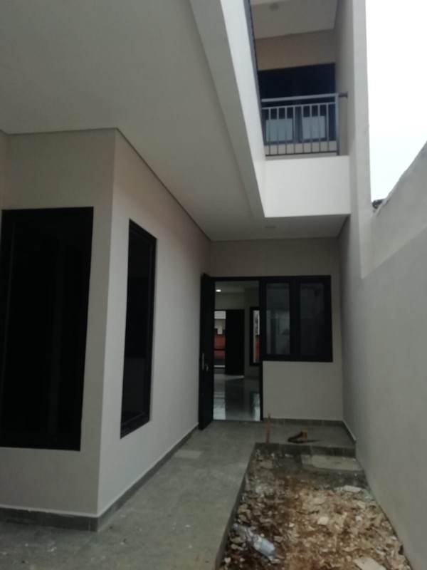 DiJual Rumah 2 Lantai Luas dengan KT 3+1 KM 3+1 Siap Huni di Ciputat