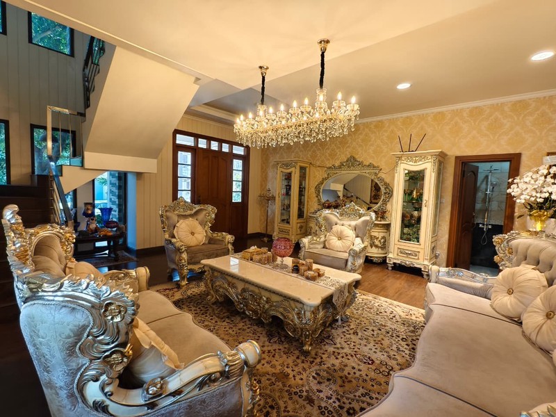 Rumah Hitung Tanah Area Cipete