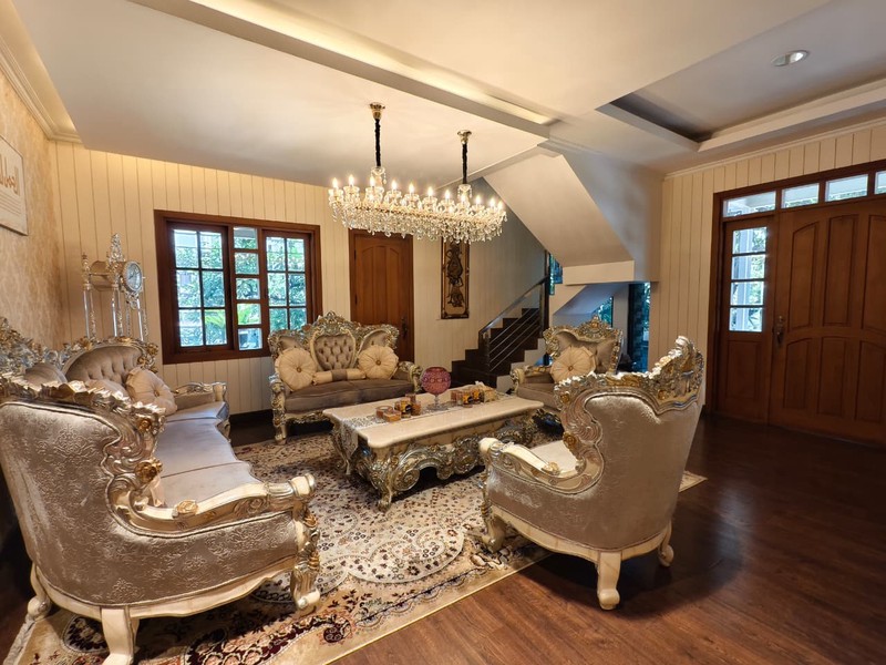 Rumah Hitung Tanah Area Cipete