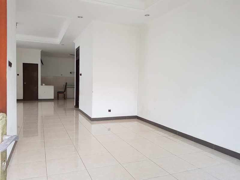 Disewakan Rumah Area Kemang bisa buat usaha.