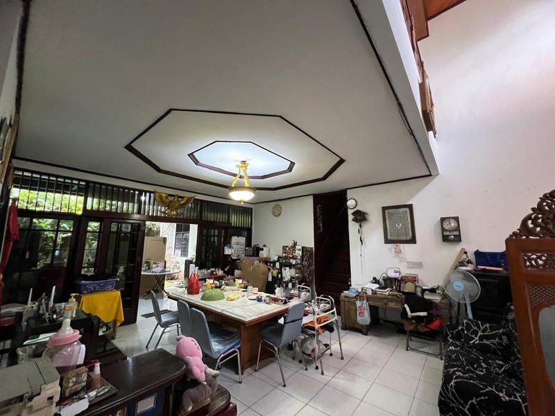 Jual rumah di Dempo Kebayoran Baru, Jakarta Selatan. Sangat strategis!