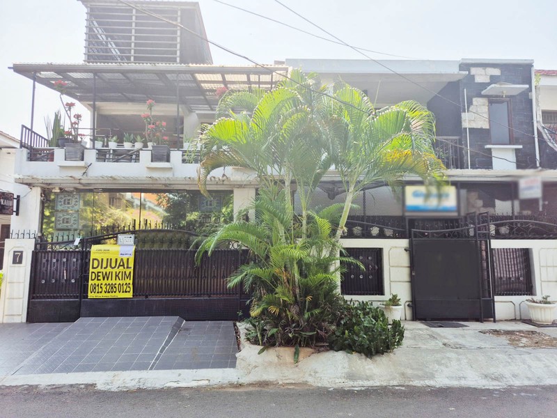 Dijual Rumah Kayu Putih Utara