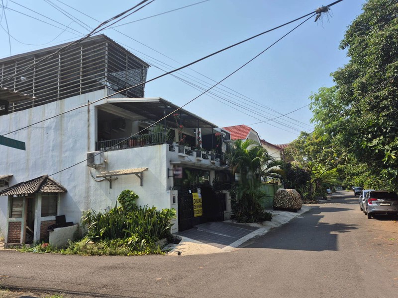 Dijual Rumah Kayu Putih Utara