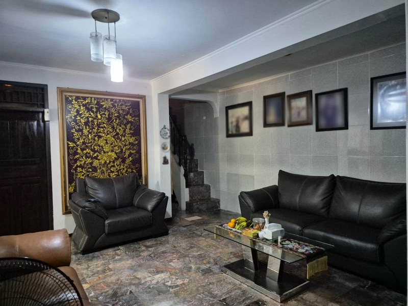 Dijual Rumah Kayu Putih Utara