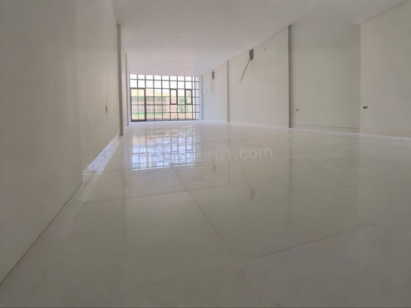 Dijual / Disewakan Ruko Baru 4 Lantai Premium Lokasi Strategis di Dinoyo, Surabaya