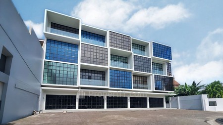 Dijual / Disewakan Ruko Baru 4 Lantai Premium Lokasi Strategis di Dinoyo, Surabaya