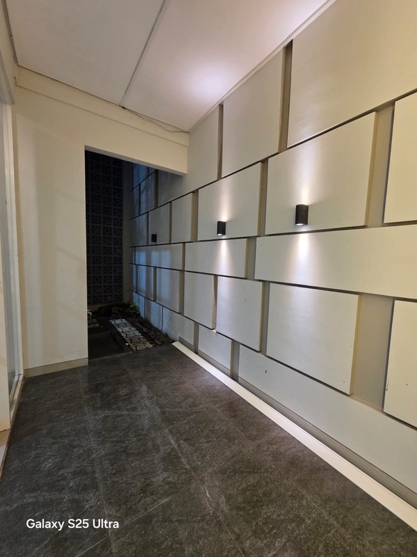 1 Milyar-an Dijual Rumah Citraland The Greenlake Surabaya Barat - Modern 2 Lantai BONUS SEMI Furnished dekat BINUS, Wisata Bukit Mas, Pakuwon Mall