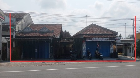 Ruang Usaha & Rumah Strategis Di Jalan Magelang Magelang-Jogja, Blondo, Magelang