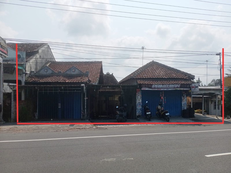 Ruang Usaha & Rumah Strategis Di Jalan Magelang Magelang-Jogja, Blondo, Magelang