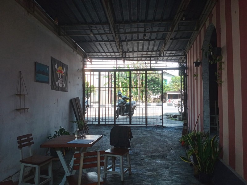 Ruang Usaha & Rumah Strategis Di Jalan Magelang Magelang-Jogja, Blondo, Magelang