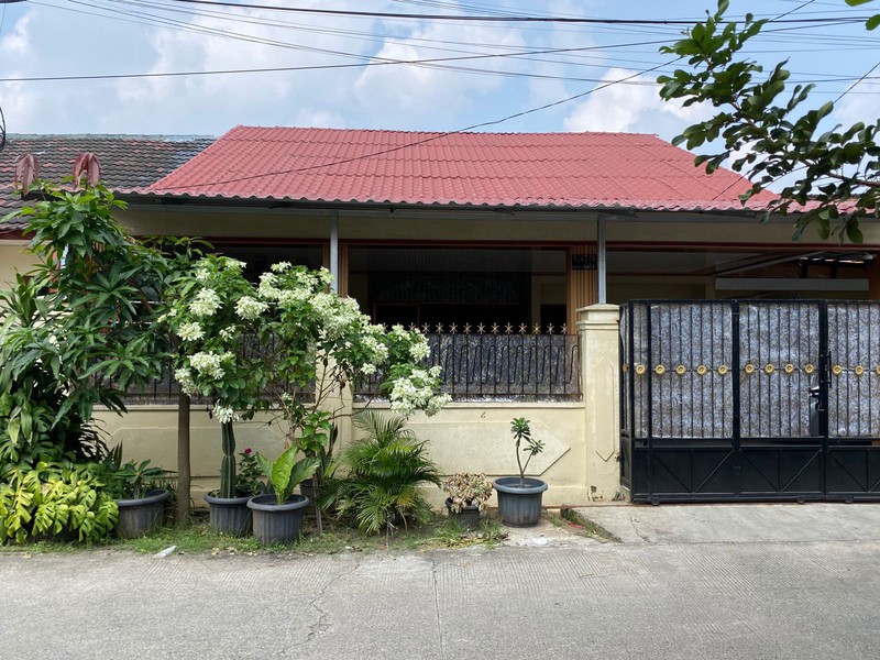 RUMAH SIAP HUNI DALAM KOMPLEK DI JATI ASIH BEKASI