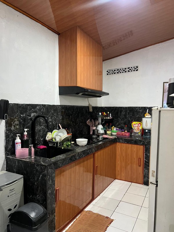 RUMAH SIAP HUNI DALAM KOMPLEK DI JATI ASIH BEKASI