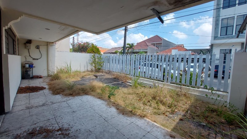 Rumah Siap Huni dengan Akses Mudah di Ngagel Jaya Tengah