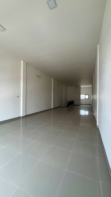 Disewakan 2 Ruko jejer 3 lantai ( NOL JALAN RAYA )