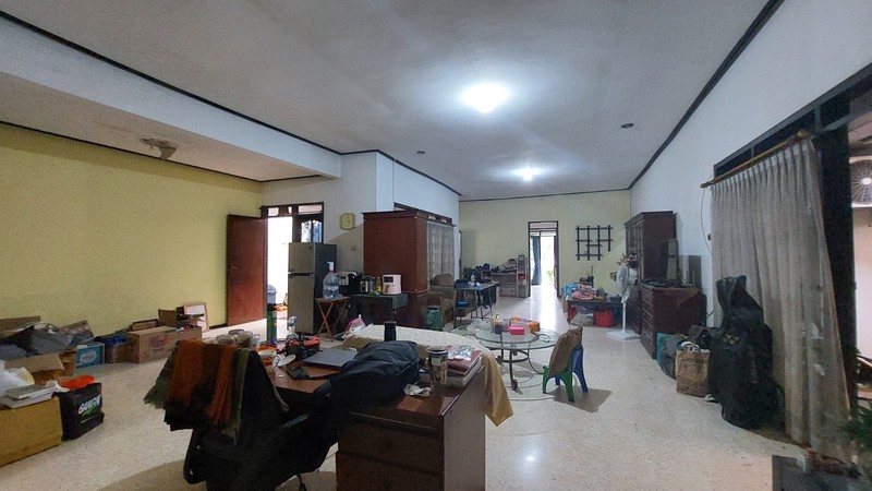 Rumah 1 Lantai, Halaman luas, lokasi strategis di Bintaro- Jaksel