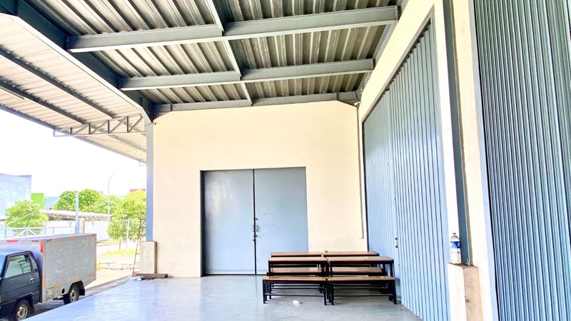 Gudang 2 Lantai Siap Pakai di Kawasan Industri Marunda Center - Luas 2000 m2, Akses Kontainer 40 Feet