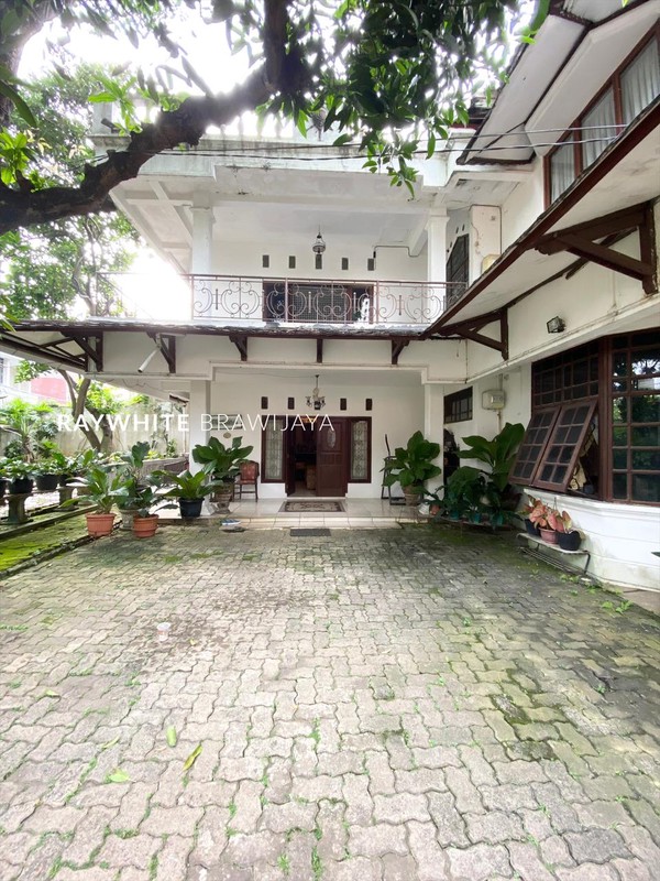 Rumah Lama Lokasi Strategis Area Cilandak Barat