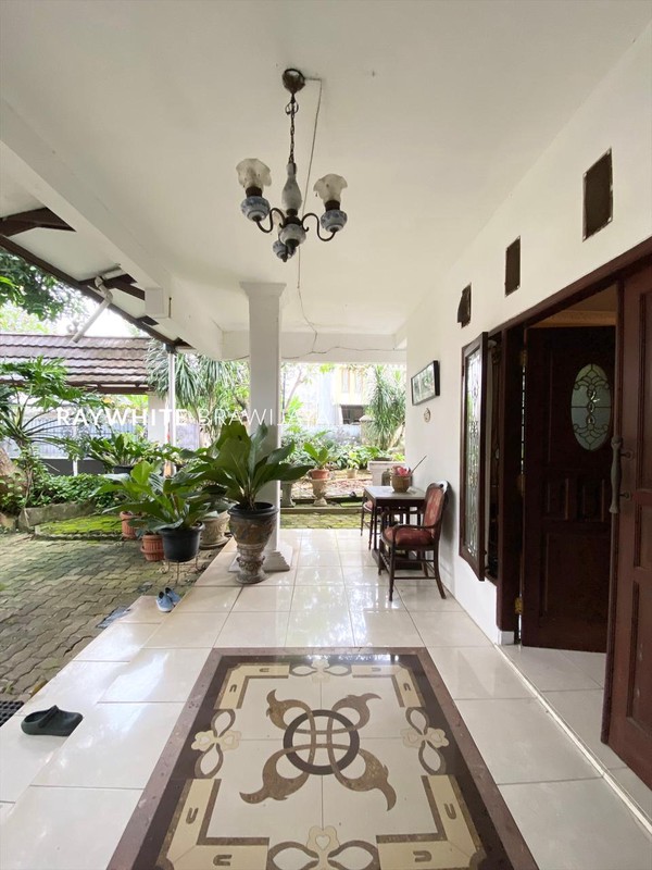 Rumah Lama Lokasi Strategis Area Cilandak Barat