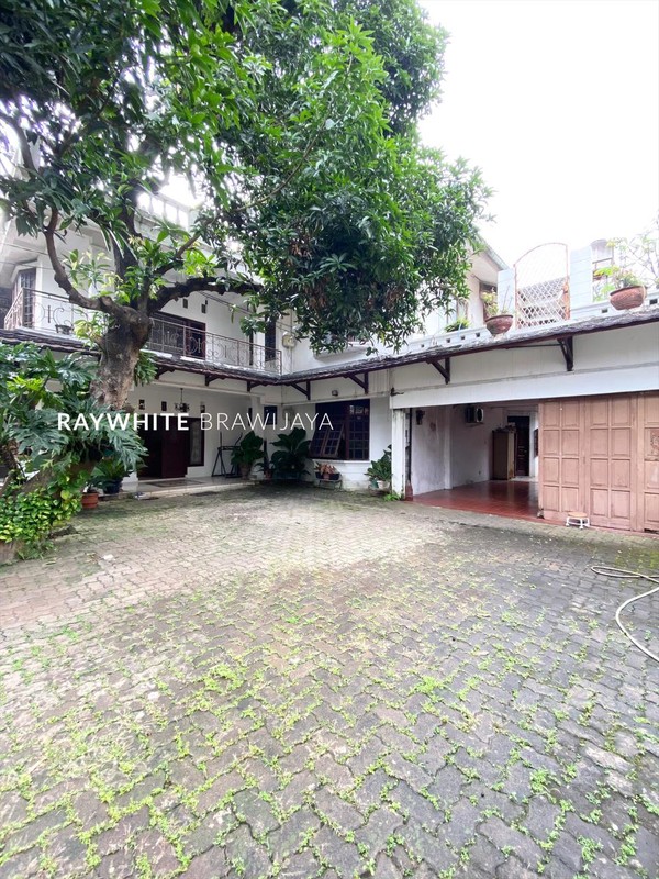 Rumah Lama Lokasi Strategis Area Cilandak Barat