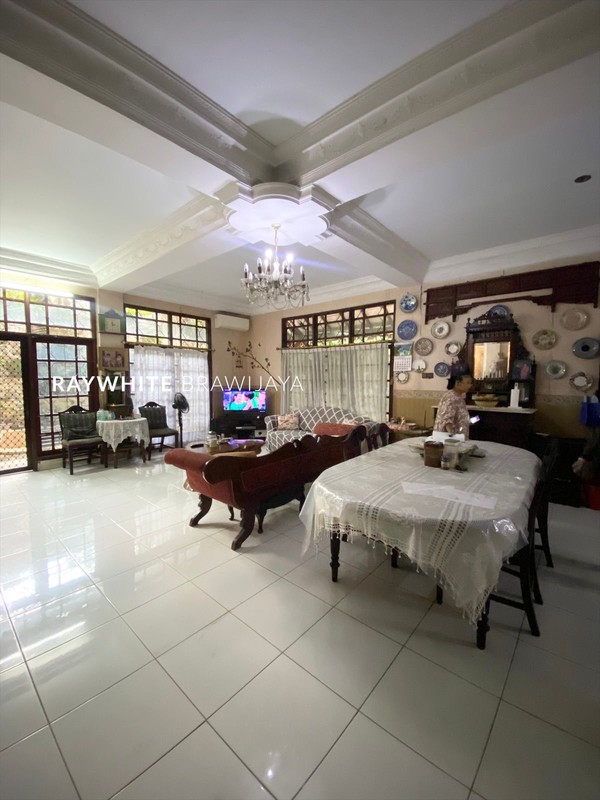 Rumah Lama Lokasi Strategis Area Cilandak Barat