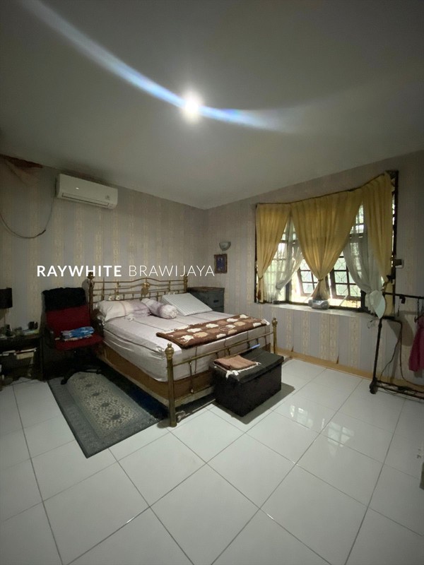 Rumah Lama Lokasi Strategis Area Cilandak Barat