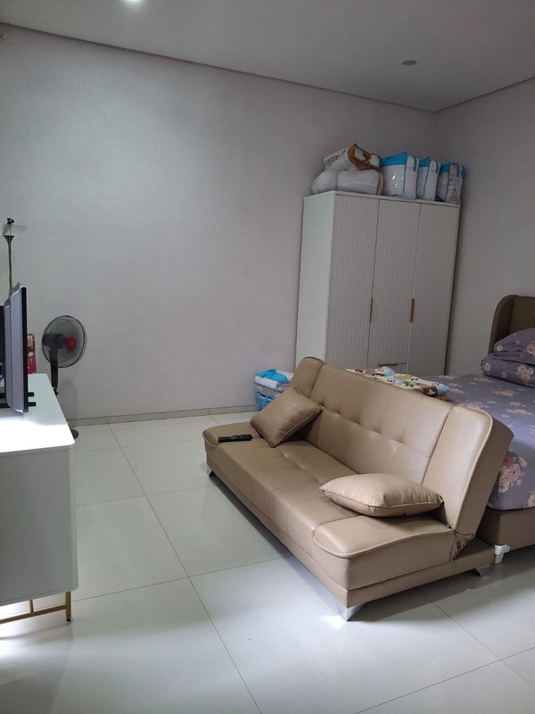 Di jual cepat rumah di Pakuwon Indah Lisbon Granada Surabaya Barat