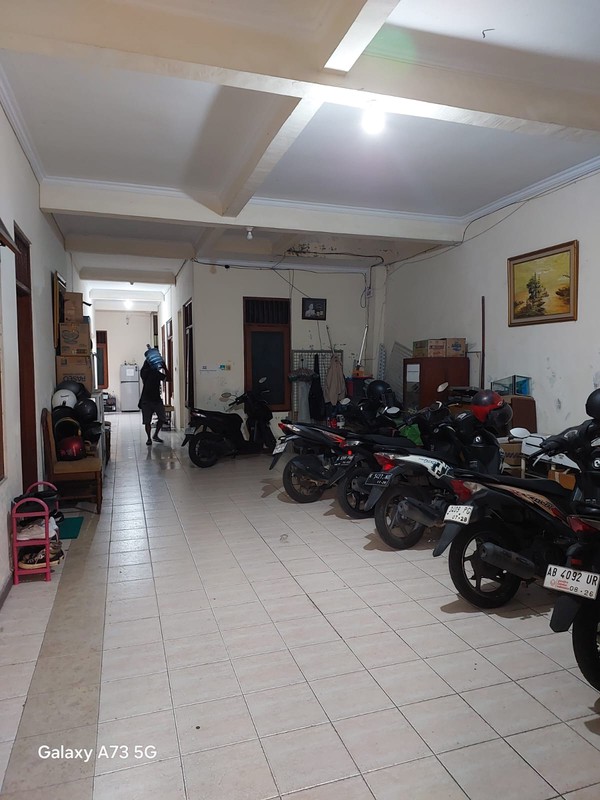 Miliki Rumah Kost Semi Furnish 26 Kamar Tidur Lokasi Dekat Kampus STIE YKPN, Caturtunggal, Depok, Sleman