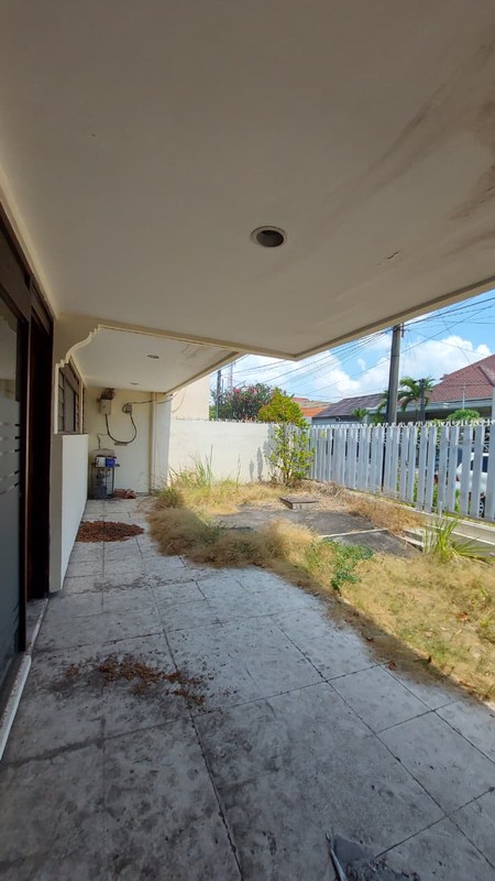 Ngagel Jaya Tengah - Rumah 1 Lantai Cocok untuk Keluarga