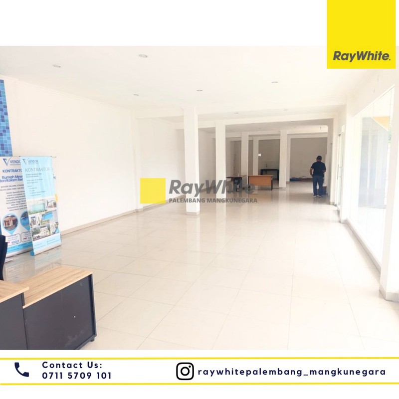Gedung di Jl Kol H. Burlian Palembang