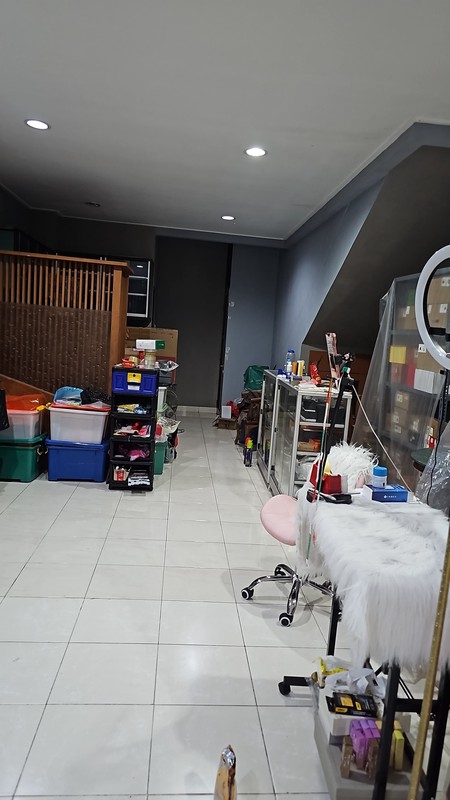 Ruko Siap Pakai dan Lokasi Strategis Pinggir Jalan Raya di Graha Raya
