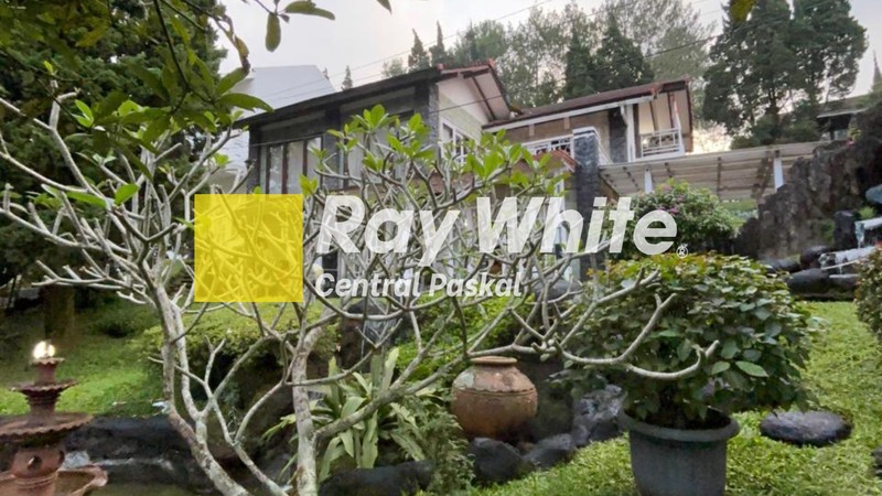 Villa Pretty Asri dan Sejuk di Villa Istana Bunga